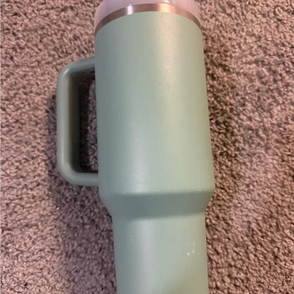 40oz Stanley Tumblers - Picture 3 of 5